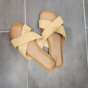 NWOT Old Navy Rattan Slides, Size 11